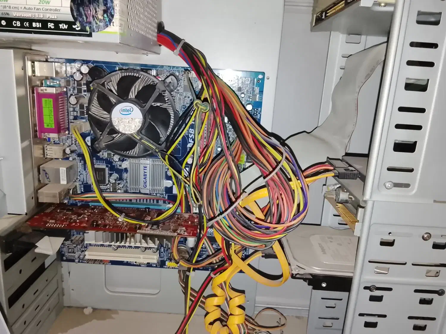 کامپیوتر|رایانه رومیزی|اسلام‌شهر, شهرک قائمیه|دیوار