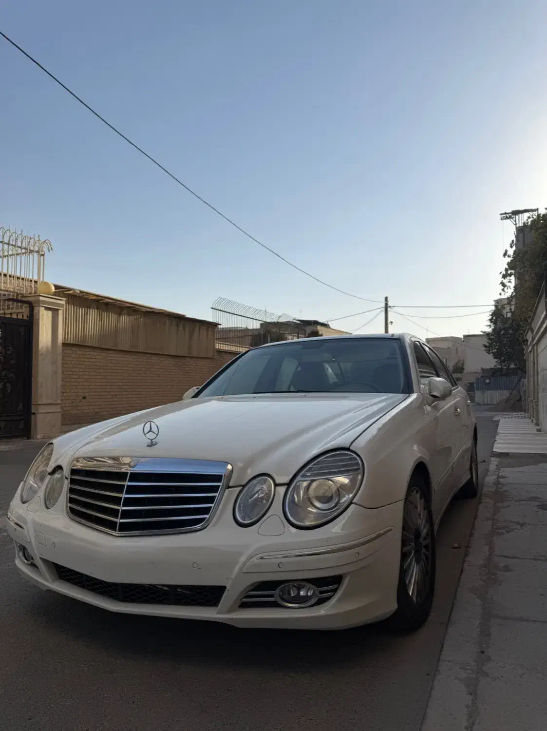 Benz E350|خودرو کلاسیک|پرند, فاز ۰|دیوار