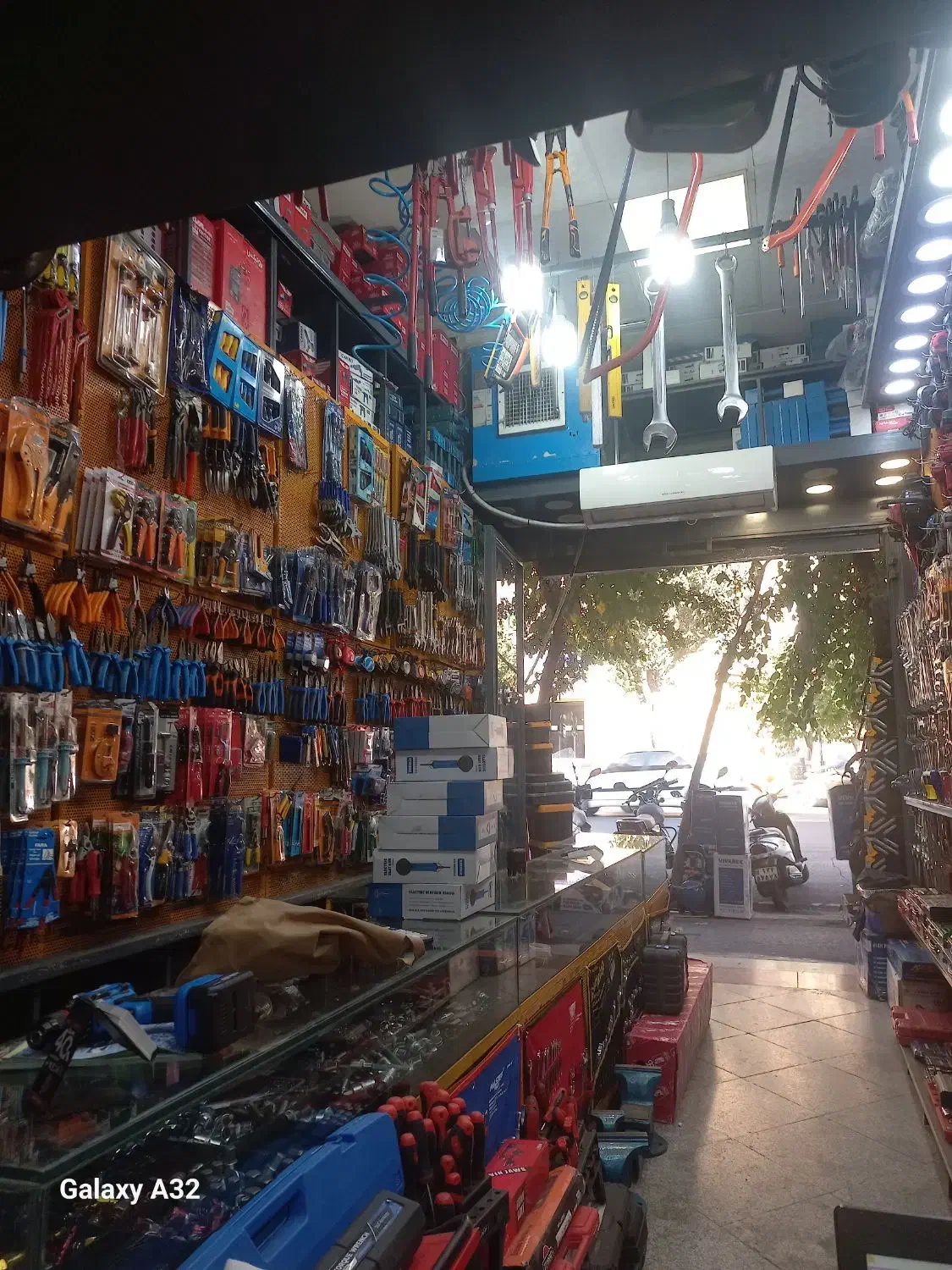 نیروی جوان ساده|استخدام صنعتی، فنی، مهندسی|تهران, پارک شهر|دیوار