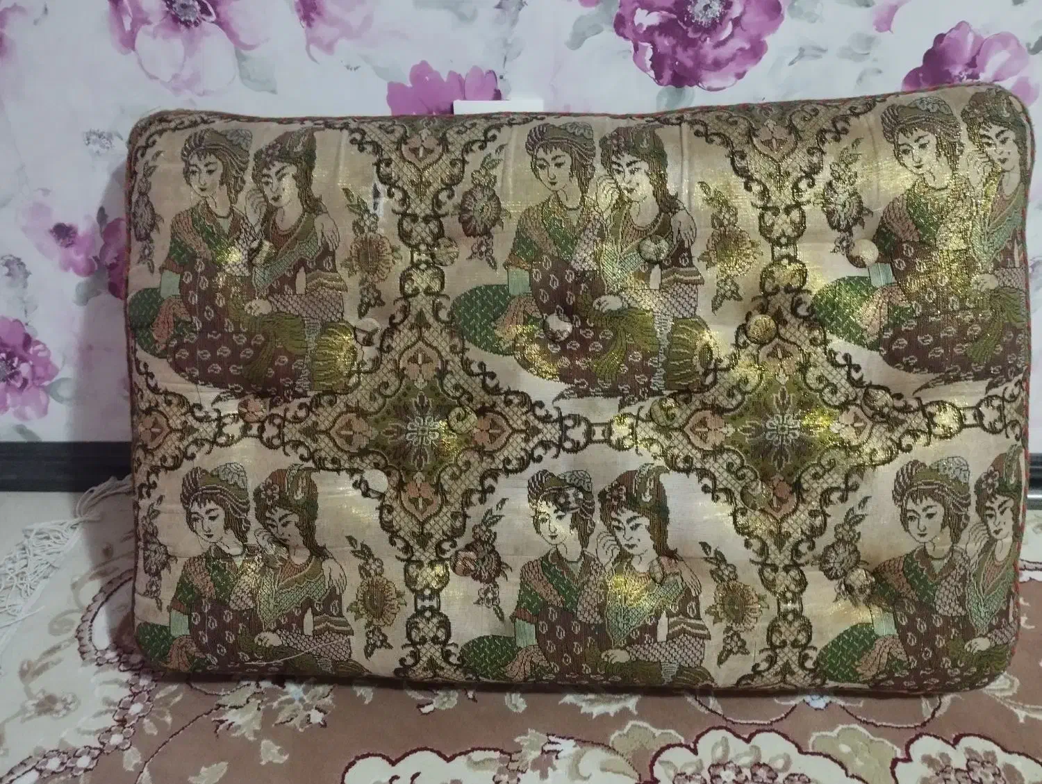 پشتی|پشتی|شیراز, امام حسین|دیوار