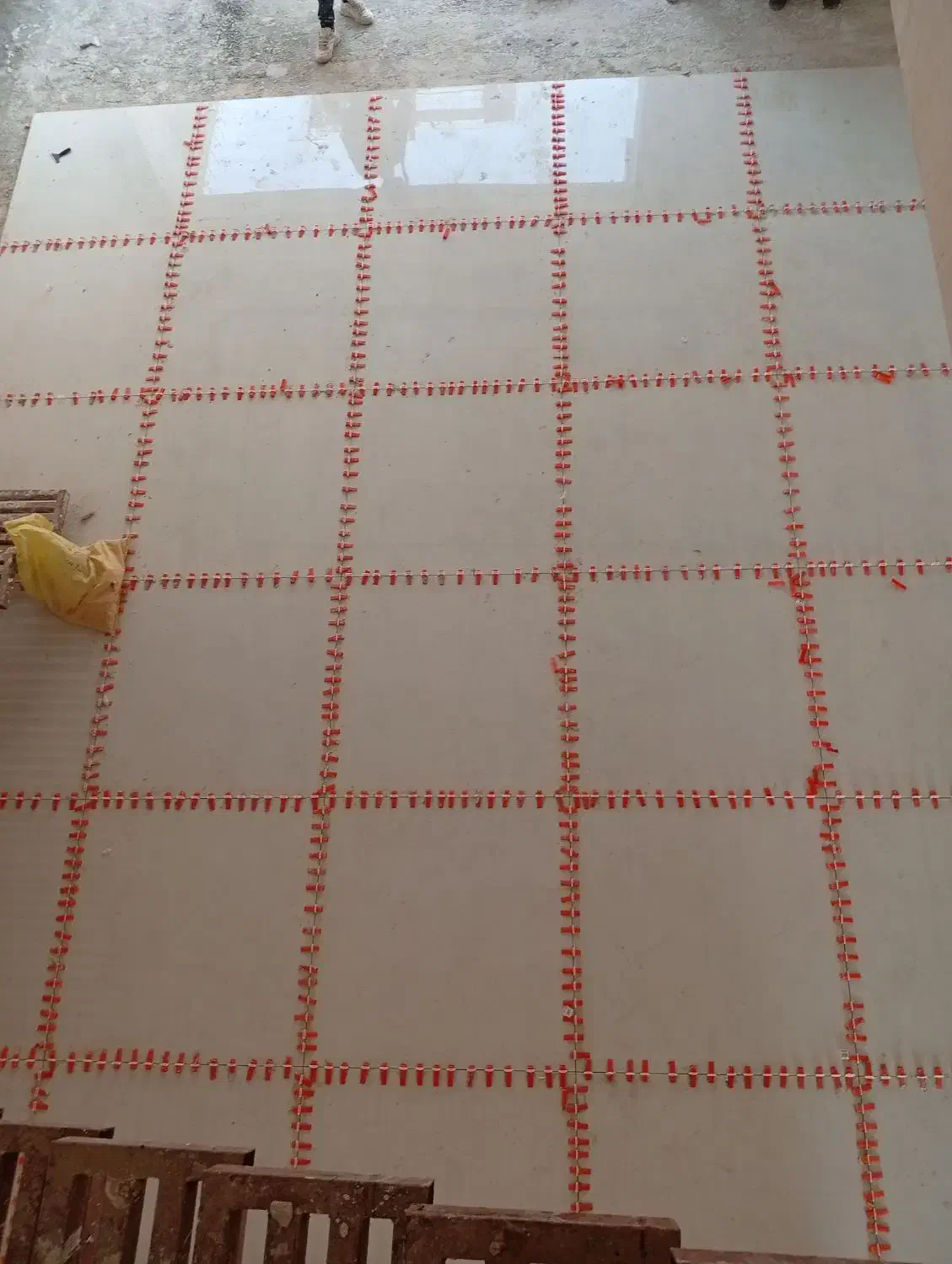 نیازمند استا‌ و شاگرد  برای اجرای کاشیکاری چسبی|خدمات پیشه و مهارت|رفسنجان, |دیوار