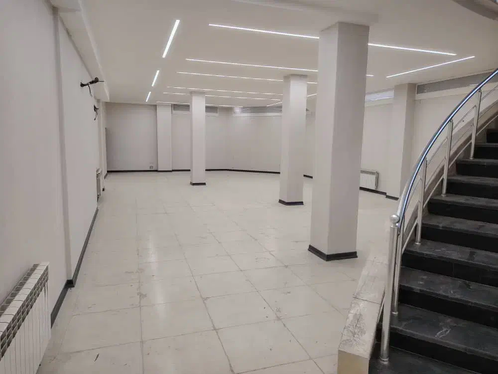 اجاره سالن۳۲۰ متری سقف ۳/۵ برتوحید میانی|اجارهٔ مغازه و غرفه|اصفهان, جلفا|دیوار