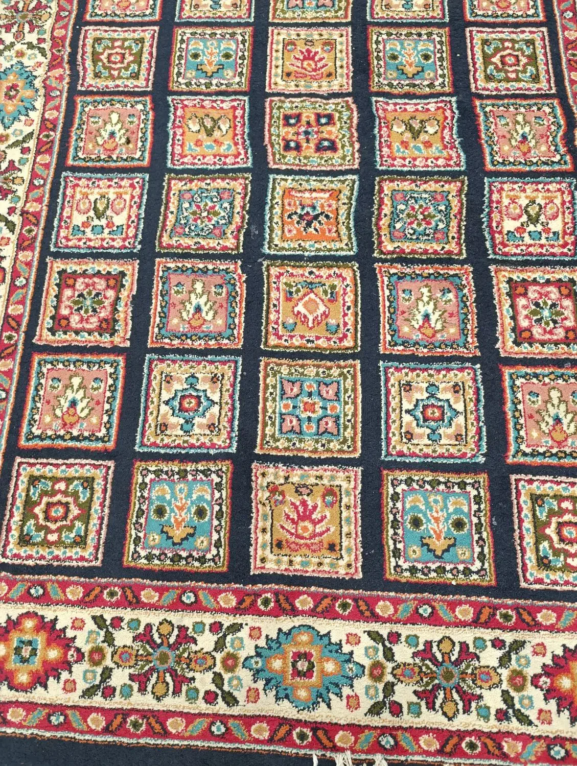 فرش یک و نیم در دو|فرش|سبزوار, پاسداران|دیوار