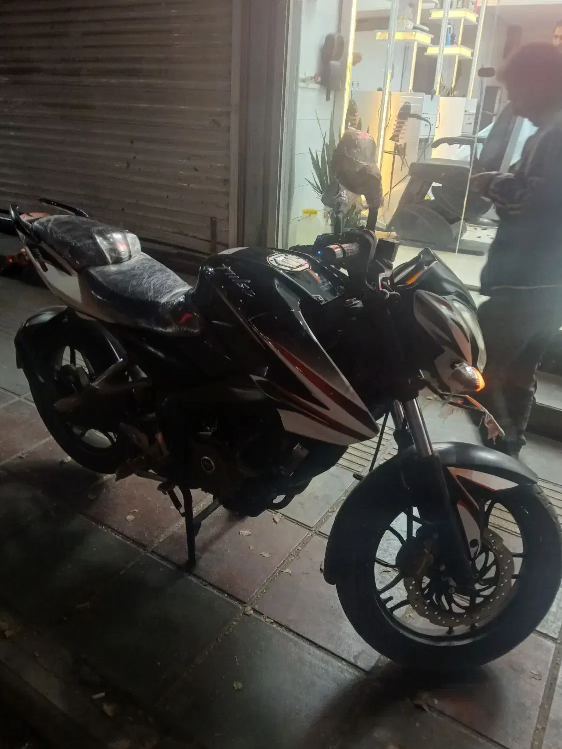 موتور ns200مدل 94|موتورسیکلت|قم, نیروگاه|دیوار