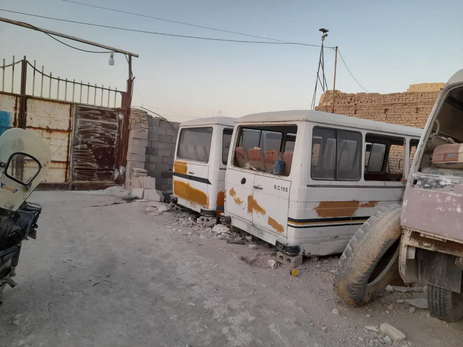 اتاق مینی بوس اتاق بنز شاسی۹۱۱ اتاق پاترول|قطعات یدکی و لوازم جانبی|فلاورجان, |دیوار