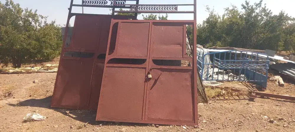 فوش درب باغی ۴متری|مصالح و تجهیزات ساختمان|بختگان, |دیوار