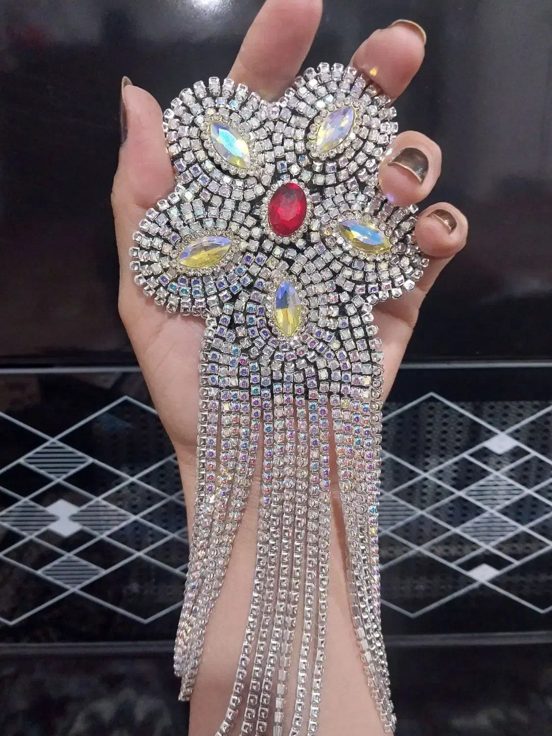 گل سینه طرح گل|گل مصنوعی|جوانرود, |دیوار