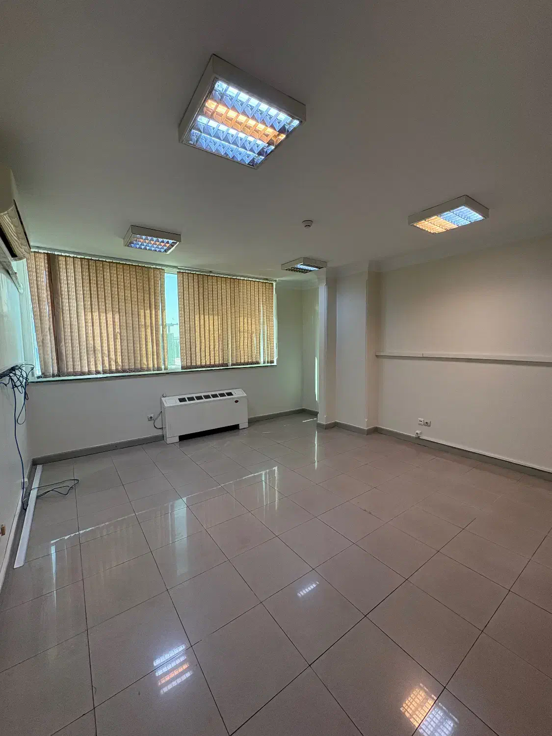 واحد ۱۰۰ متری اداری مجتمع نور ولیعصر|فروش دفتر کار، اتاق اداری، مطب|تهران, فلسطین (میدان انقلاب)|دیوار