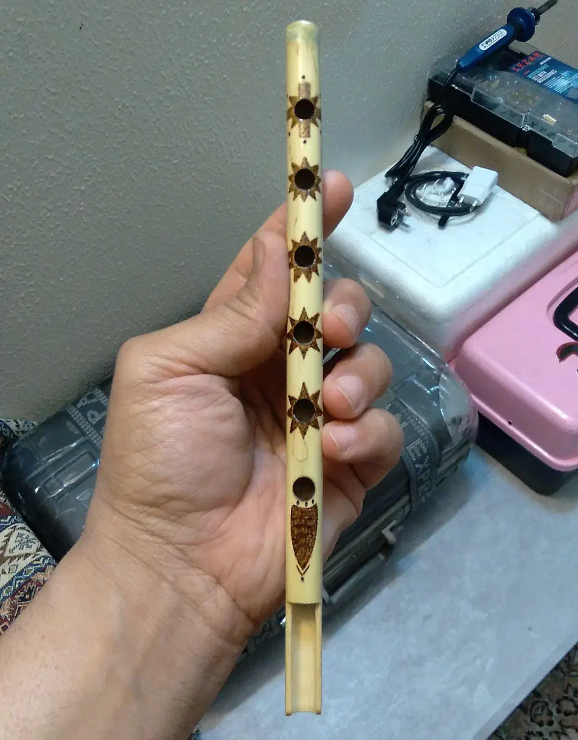 نی انبان|سازهای بادی|شاهینشهر, دهخدا|دیوار