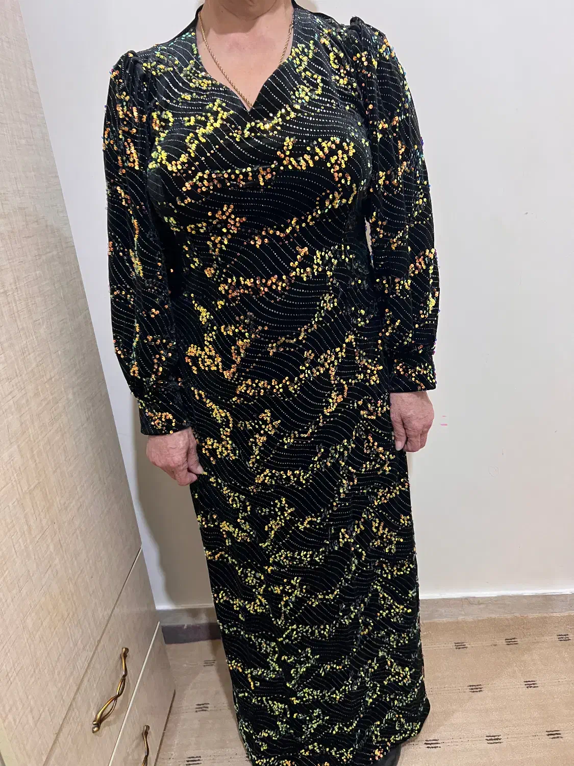 لباس مجلسی پوشیده نشده|لباس|پارس‌آباد, |دیوار