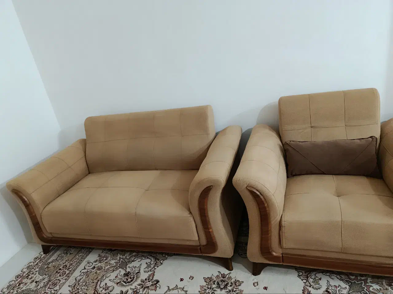 مبل راحتی هفت نفره در حد نو/میز عسلی/کارکرده|مبلمان خانگی و میز عسلی|بجنورد, |دیوار