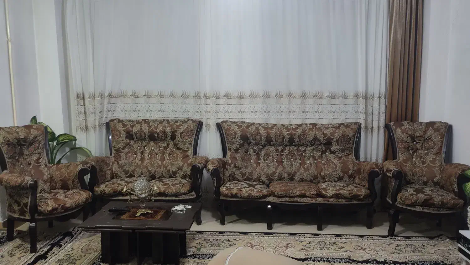 مبل خیلی محکم چوب گردو|مبلمان خانگی و میز عسلی|نهاوند, |دیوار