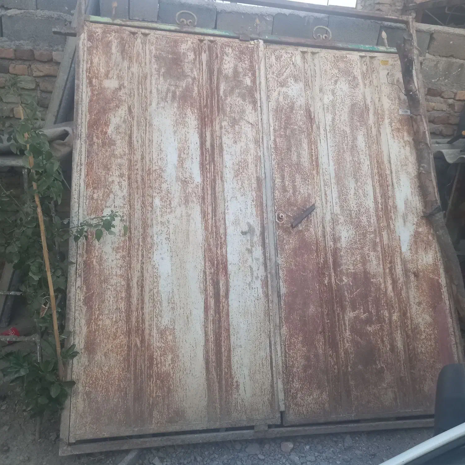 درحیاط|مصالح و تجهیزات ساختمان|خان ببین, |دیوار