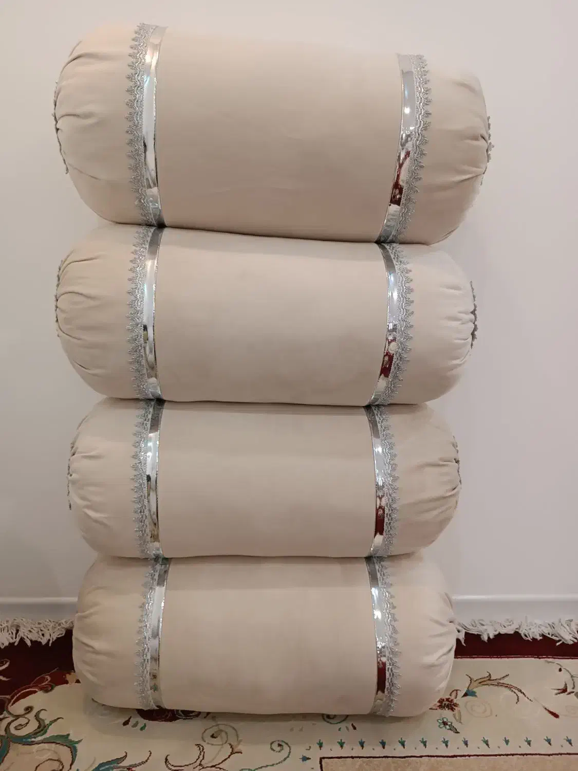 تولید پشتی و بالشت|رختخواب، بالش، پتو|کوه چنار, |دیوار