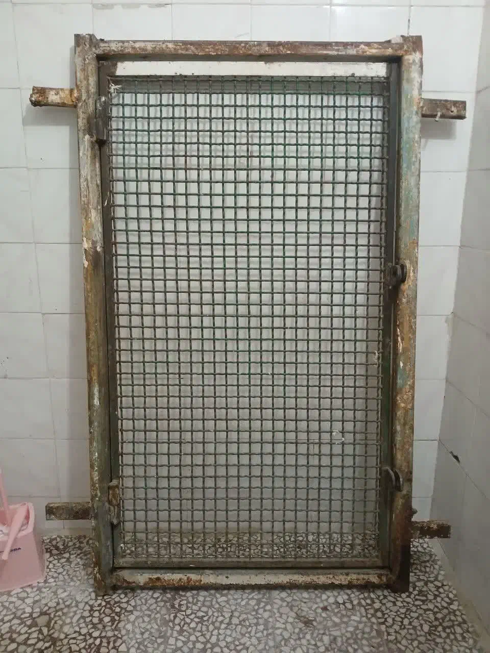 در آهنی|مصالح و تجهیزات ساختمان|قم, شاه ابراهیم|دیوار