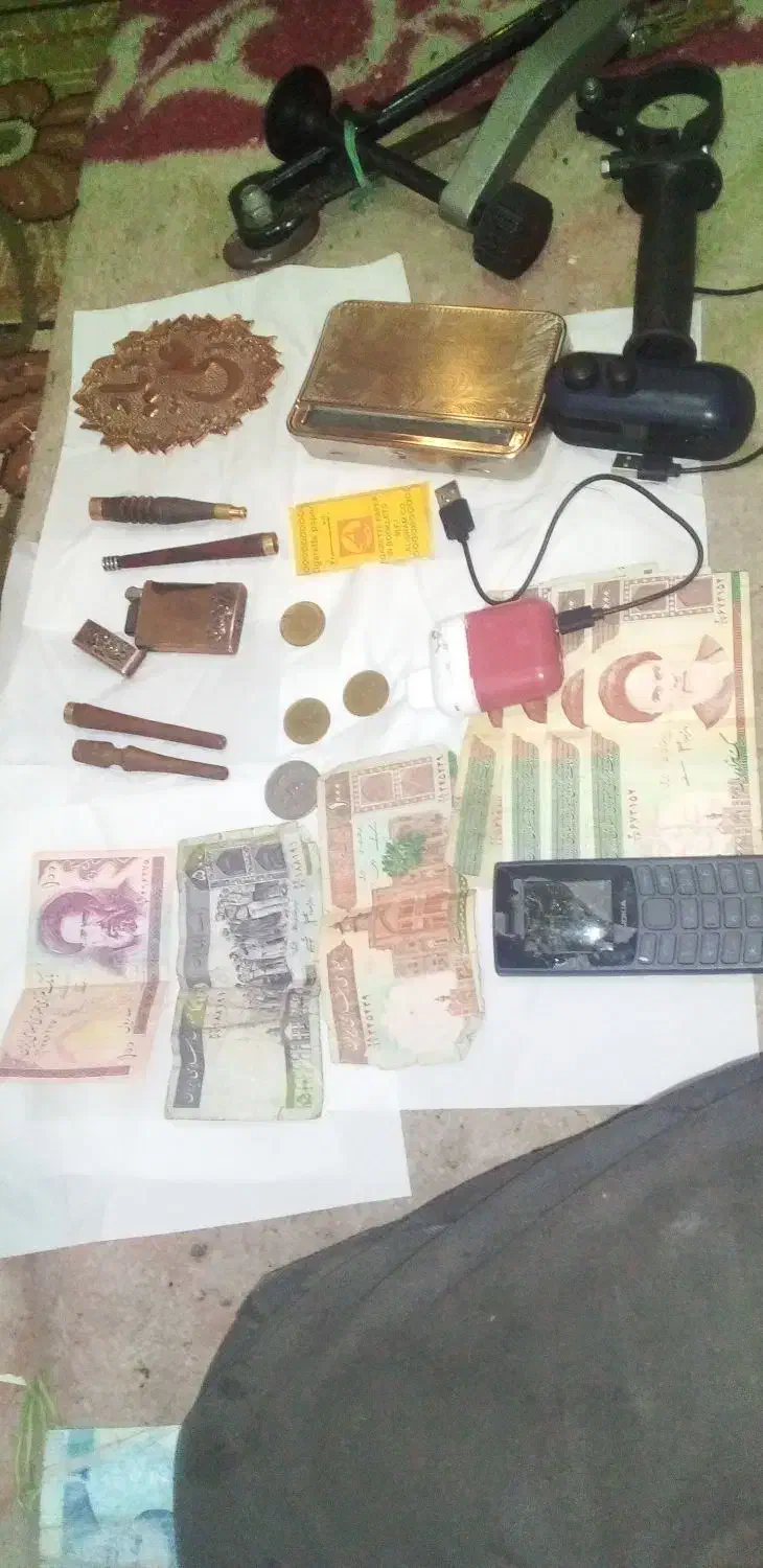 اوازم انتیک|کلکسیون اشیاء عتیقه|همدان, |دیوار