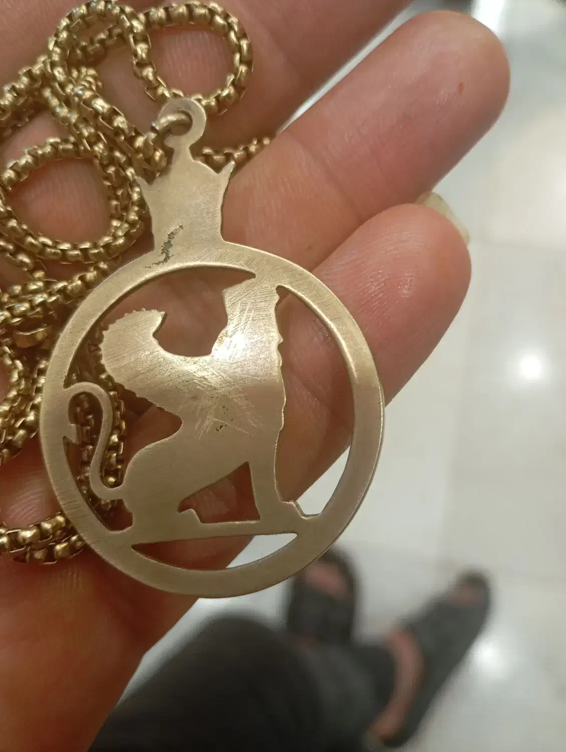 گردن اویز قدیمی|کلکسیون اشیاء عتیقه|شیراز, فرگاز|دیوار