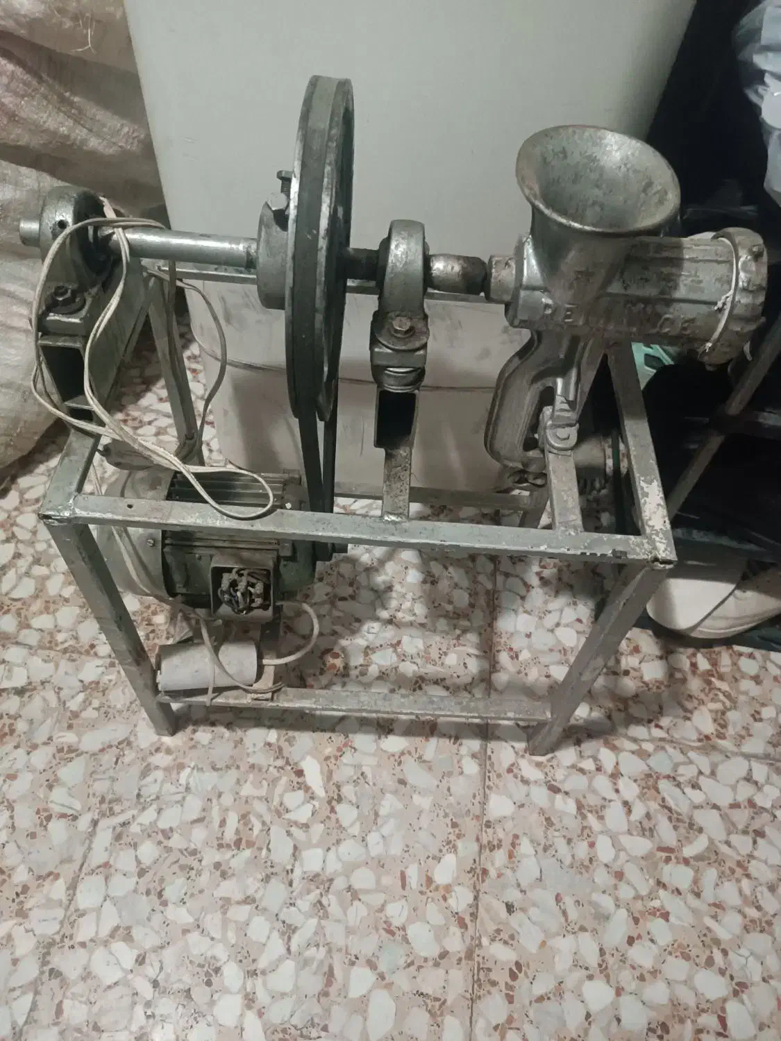 چرخ گوشت|خردکن، آسیاب، غذاساز|قم, ولیعصر|دیوار