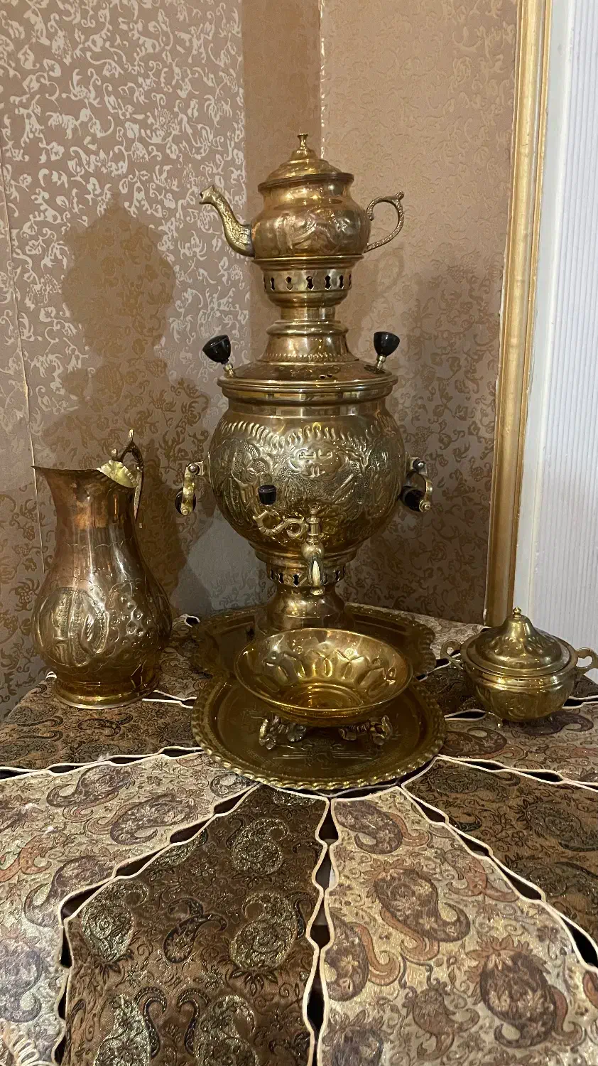 سماور برنجی کامل با وسیله ها|کلکسیون اشیاء عتیقه|سبزوار, فیاض|دیوار