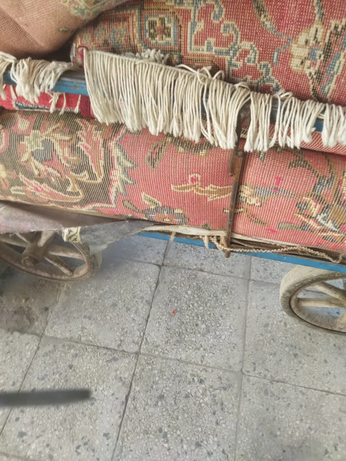 قالی ۱۲ متری|فرش|اهواز, کمپلو جنوبی|دیوار