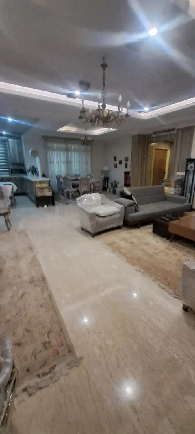 اندرزگو سلیمی شمالی 160متر سه خوابه دومستر