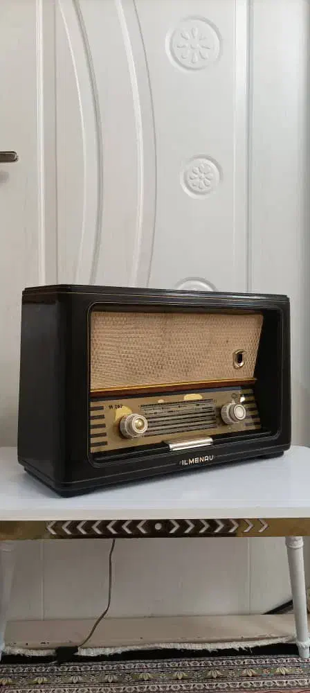 رادیو لامپی آلمانی|کلکسیون اشیاء عتیقه|زنجان, |دیوار