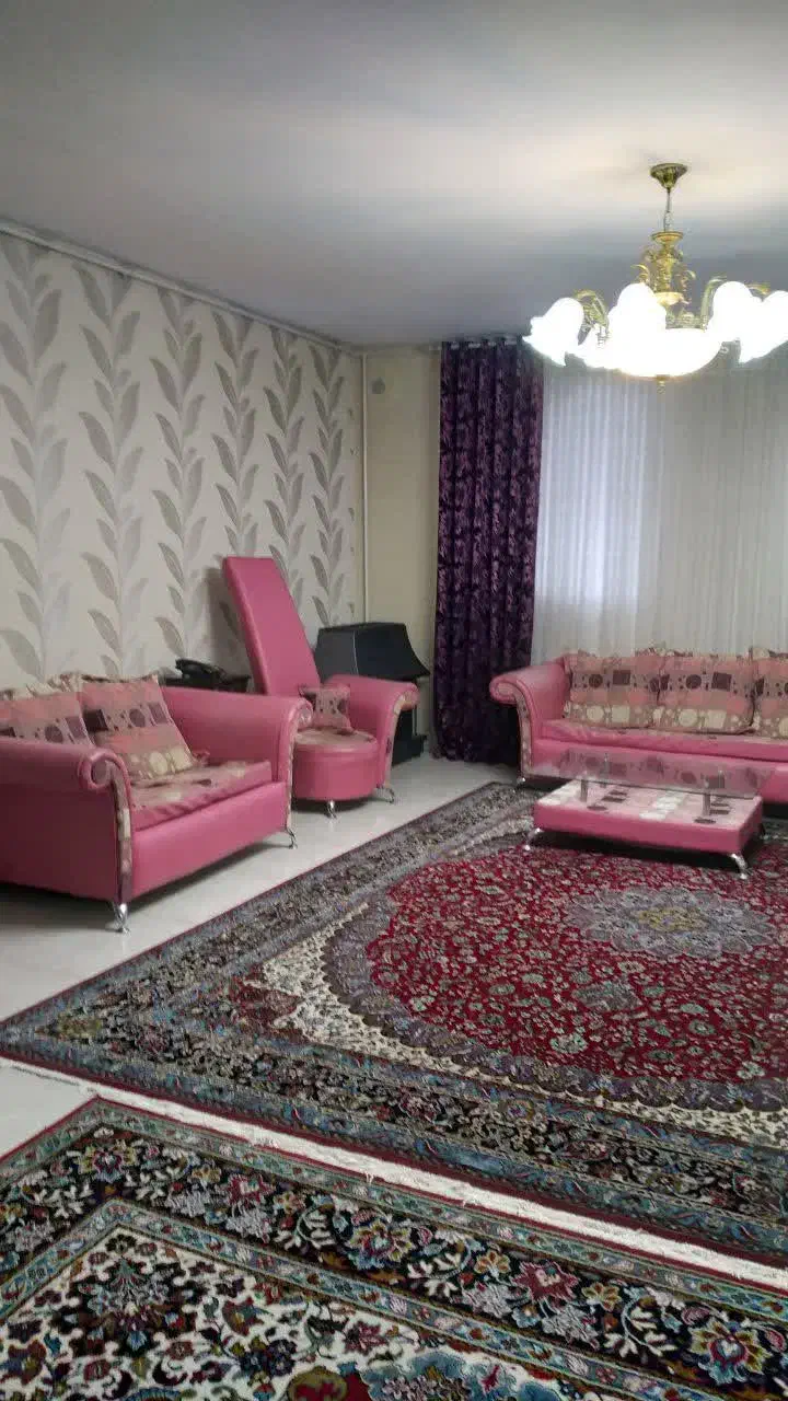 مبل راحتی هفت نفره همراه میز و عسلی|مبلمان خانگی و میز عسلی|اراک, |دیوار