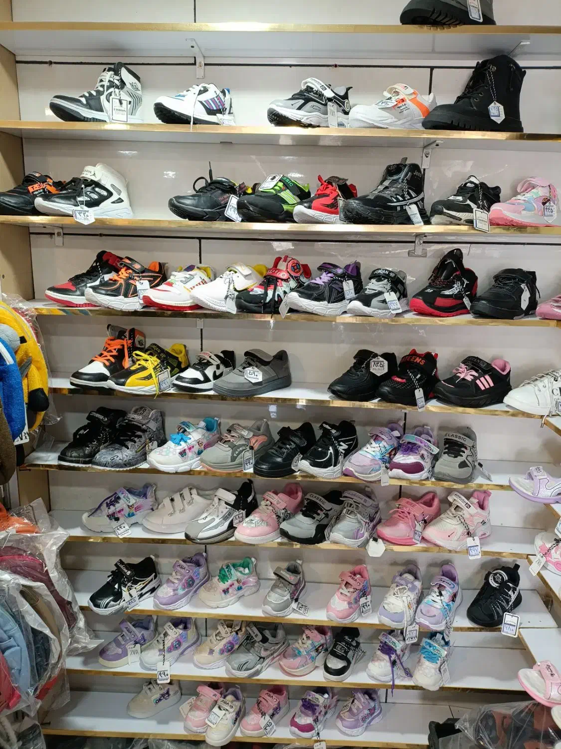 کفش اسپرت بچگانه|کیف، کفش، کمربند|کرمان, |دیوار