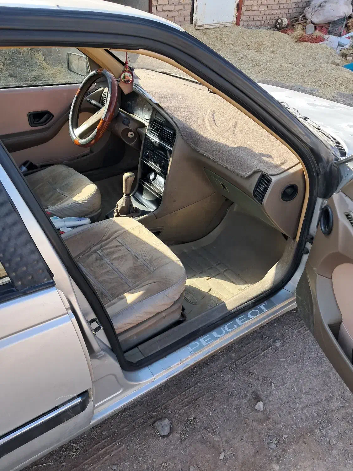 پژو ۴۰۵ مدل ۹۰ داخل کرم بیرنگ دوگانه شرکتی|خودرو سواری و وانت|قزوین, |دیوار