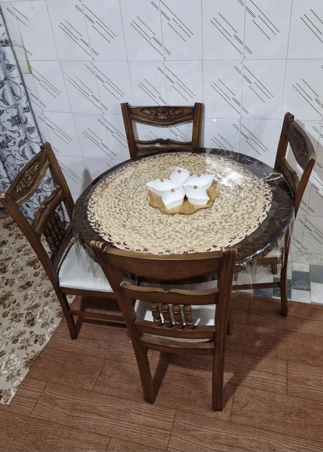 میزناهارخوری ۴ نفره چوب|میز و صندلی غذاخوری|خمین, |دیوار