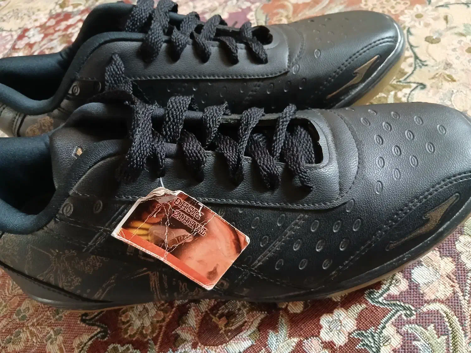 کفش ورزشی|تجهیزات ورزشی|کاشمر, |دیوار