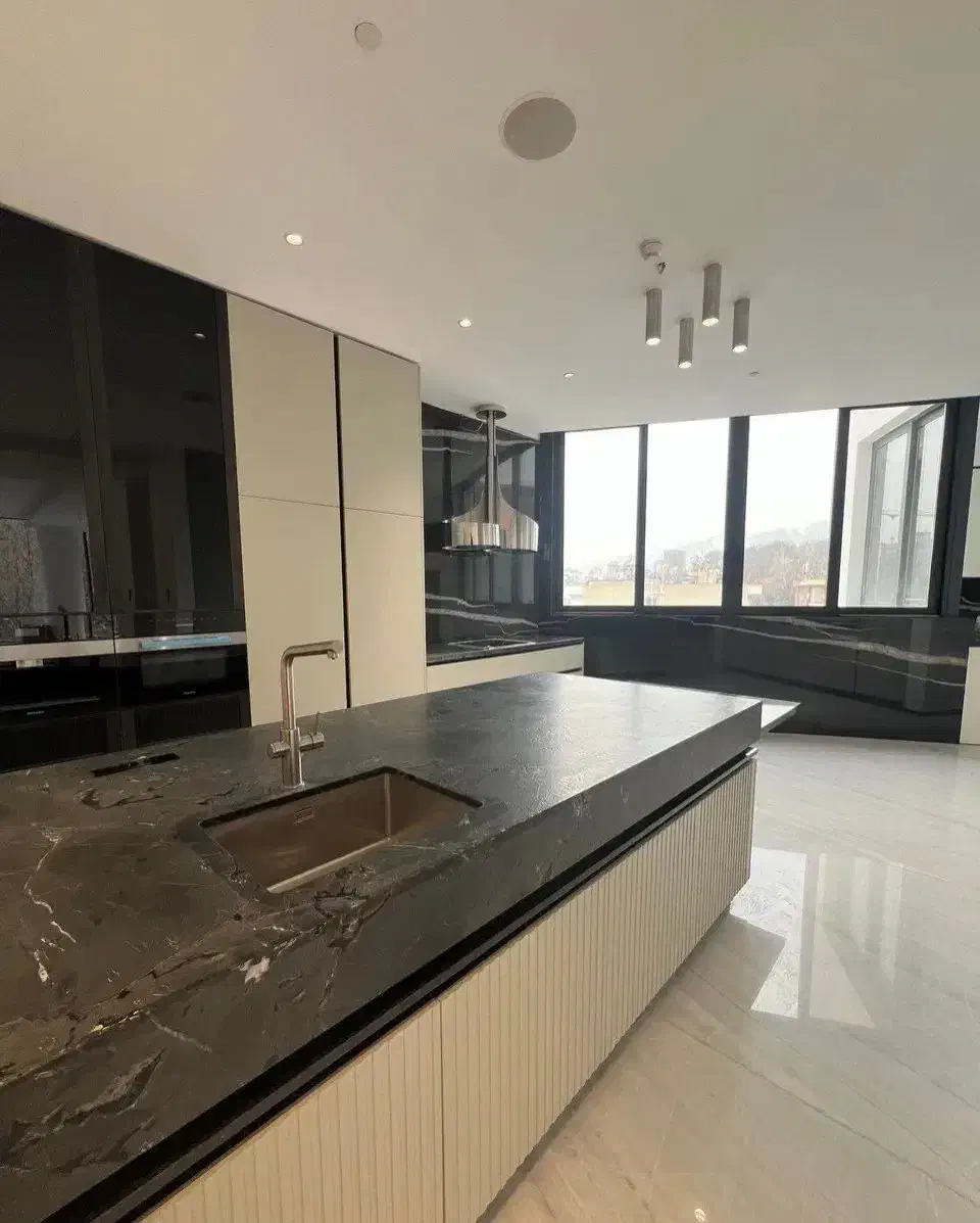 ۵۰۰متر به همراه یکصد متر سوییت رهن و اجاره نیاوران