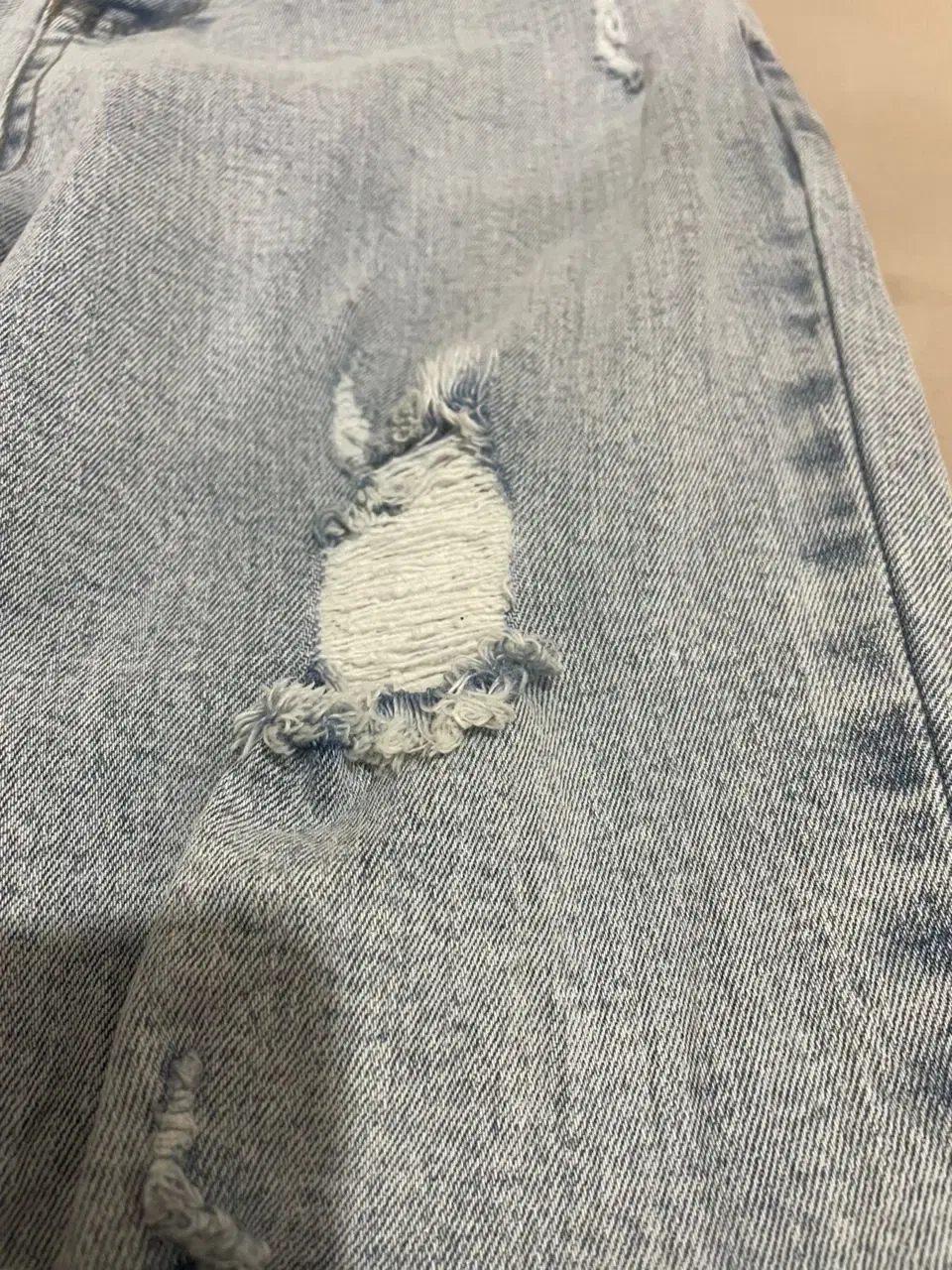 شَلوار|لباس|یاسوج, |دیوار