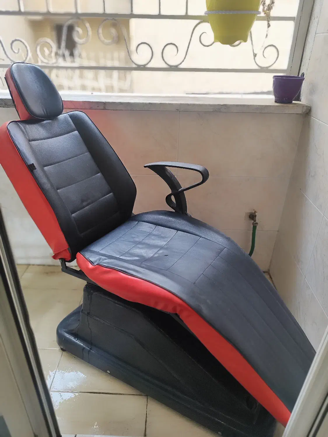 صندلی ارایشگاه|آرایشگاه و سالنهای زیبایی|مشکیندشت, |دیوار