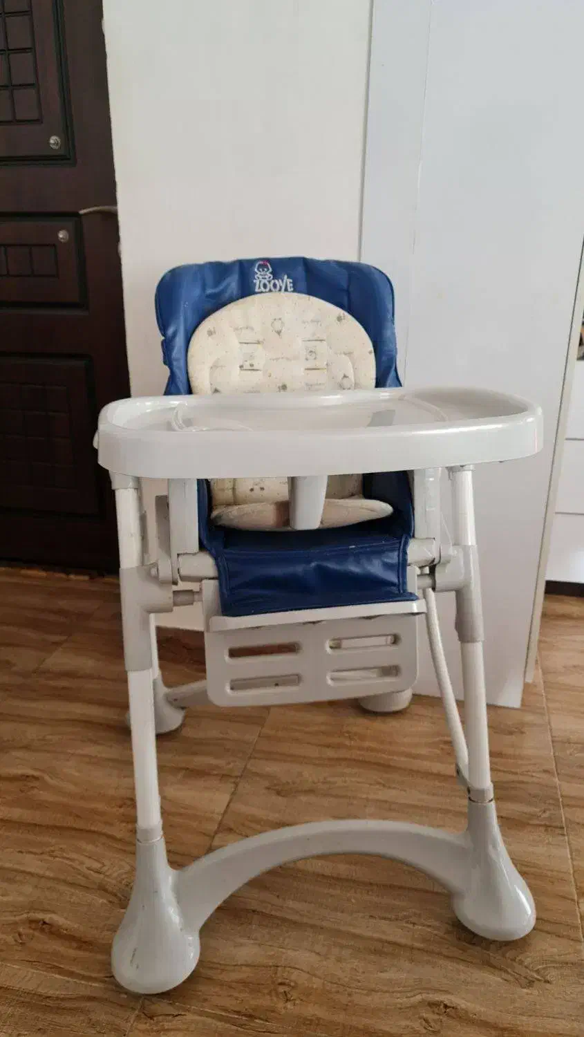 صندلی غذای کودک زویی|تخت و صندلی بچه|رشت, رودباری|دیوار