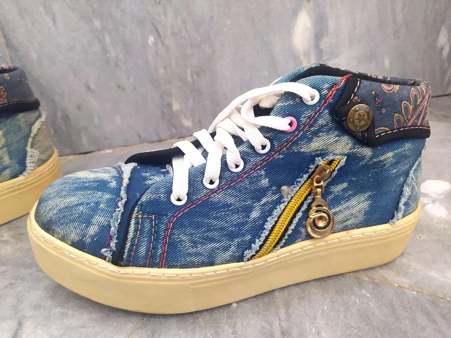 کتونی دخترانه|کیف، کفش، کمربند|اراک, |دیوار