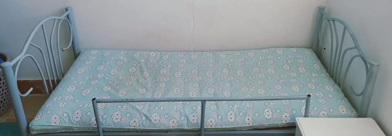 دو عدد تخت همراه خوشخواب|تخت و سرویس خواب|کاشمر, |دیوار