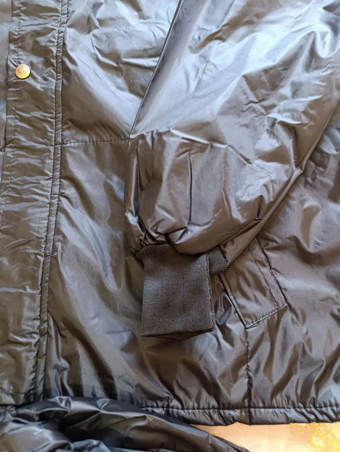 بادگیر بارانی مردانه|لباس|مهاجران, |دیوار