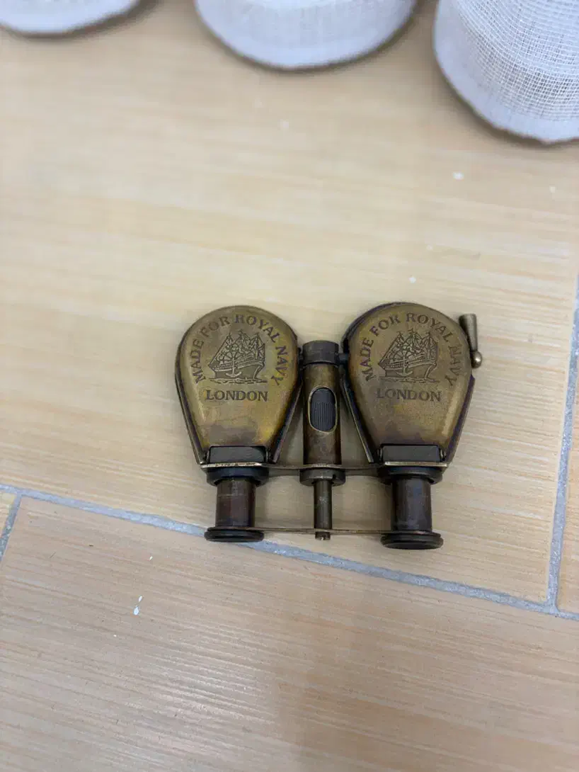 دوربین عتیقه انگلیسی|کلکسیون اشیاء عتیقه|زنجان, |دیوار