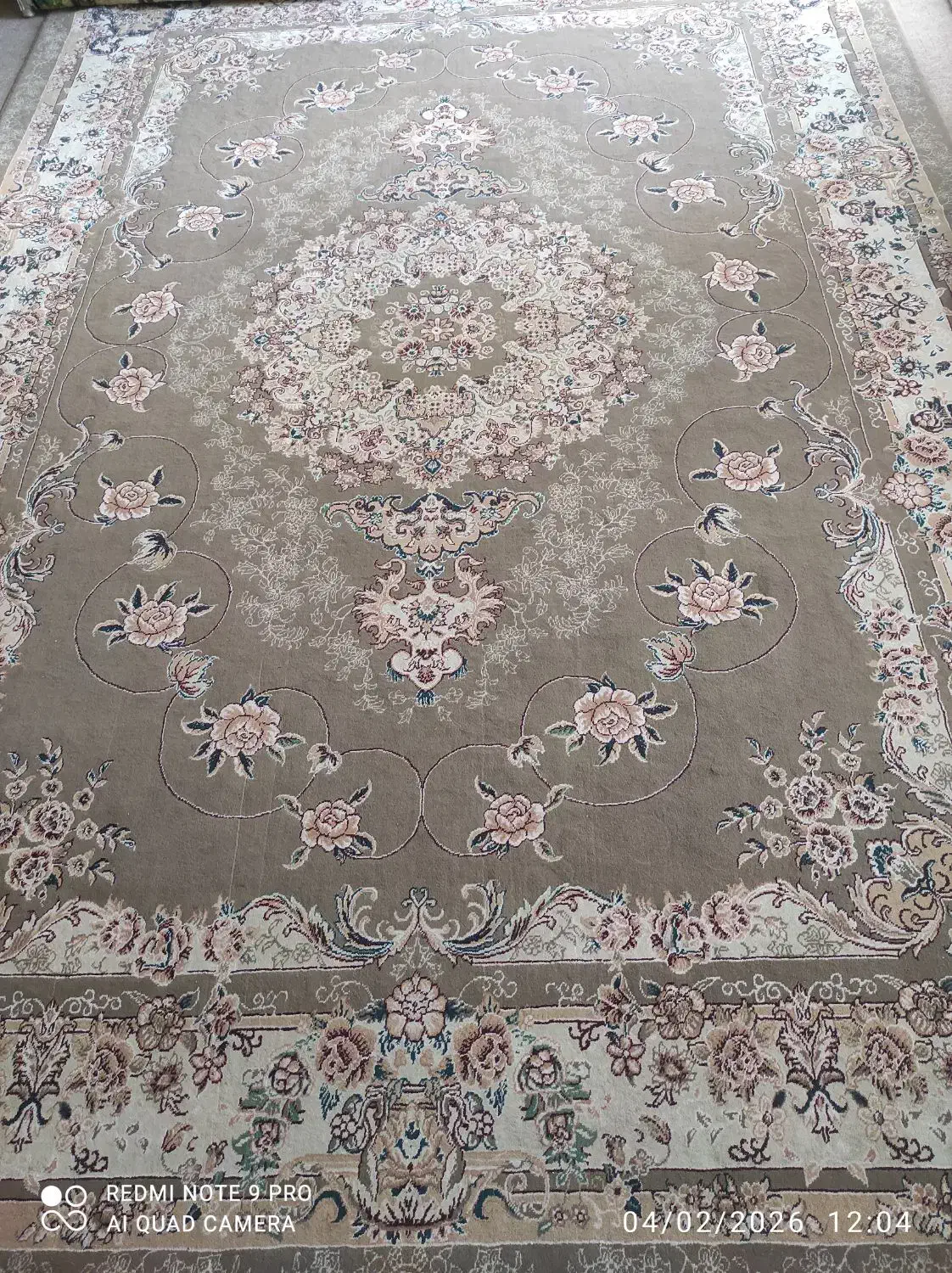 فرش ۹ متری نونو|فرش|بروجرد, |دیوار