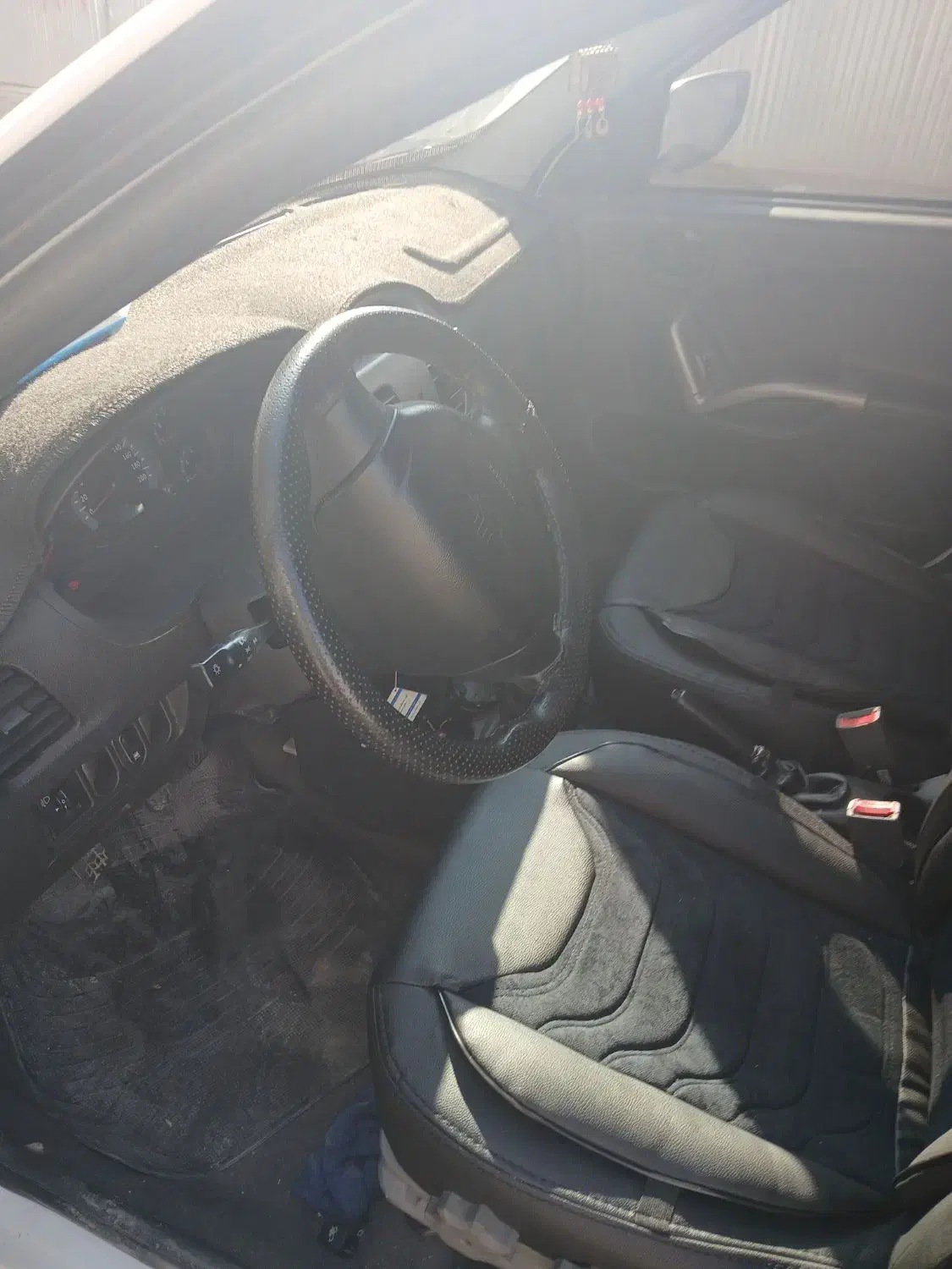 ساینا سفید ۴۰۱|خودرو سواری و وانت|خمینیشهر, |دیوار