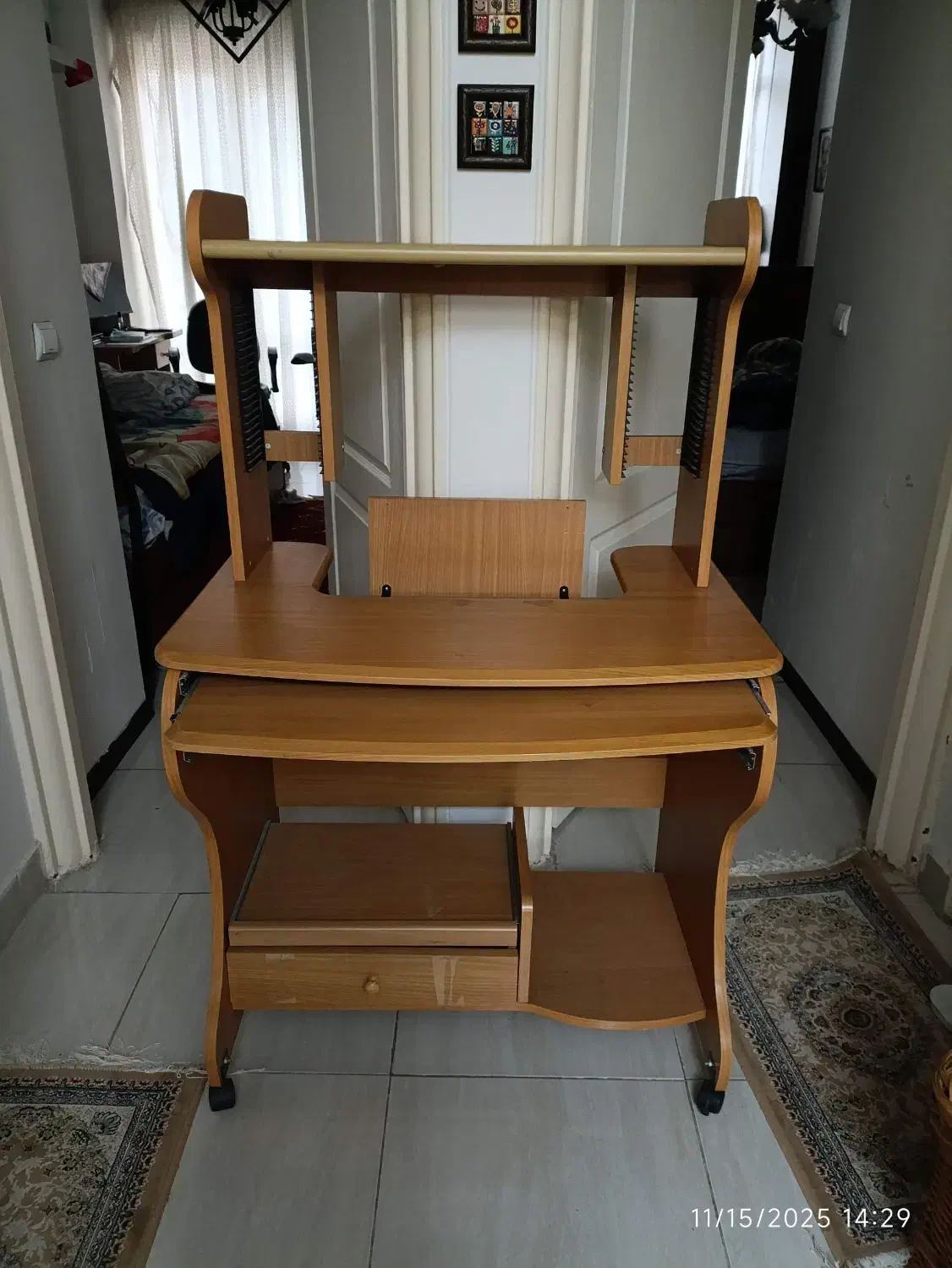 میز کامپیوتر حرفه ای چرخ دار|میز تحریر و کامپیوتر|رودهن, |دیوار