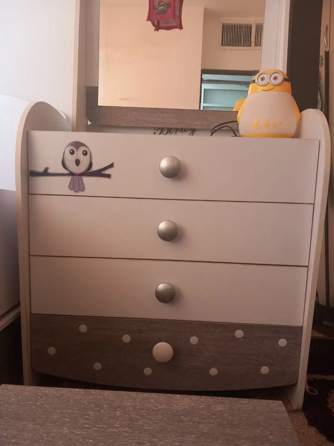 تخت خواب بدون تشک و میز توالت نوجوان و جوان|تخت و سرویس خواب|اصفهان, بهارستان|دیوار