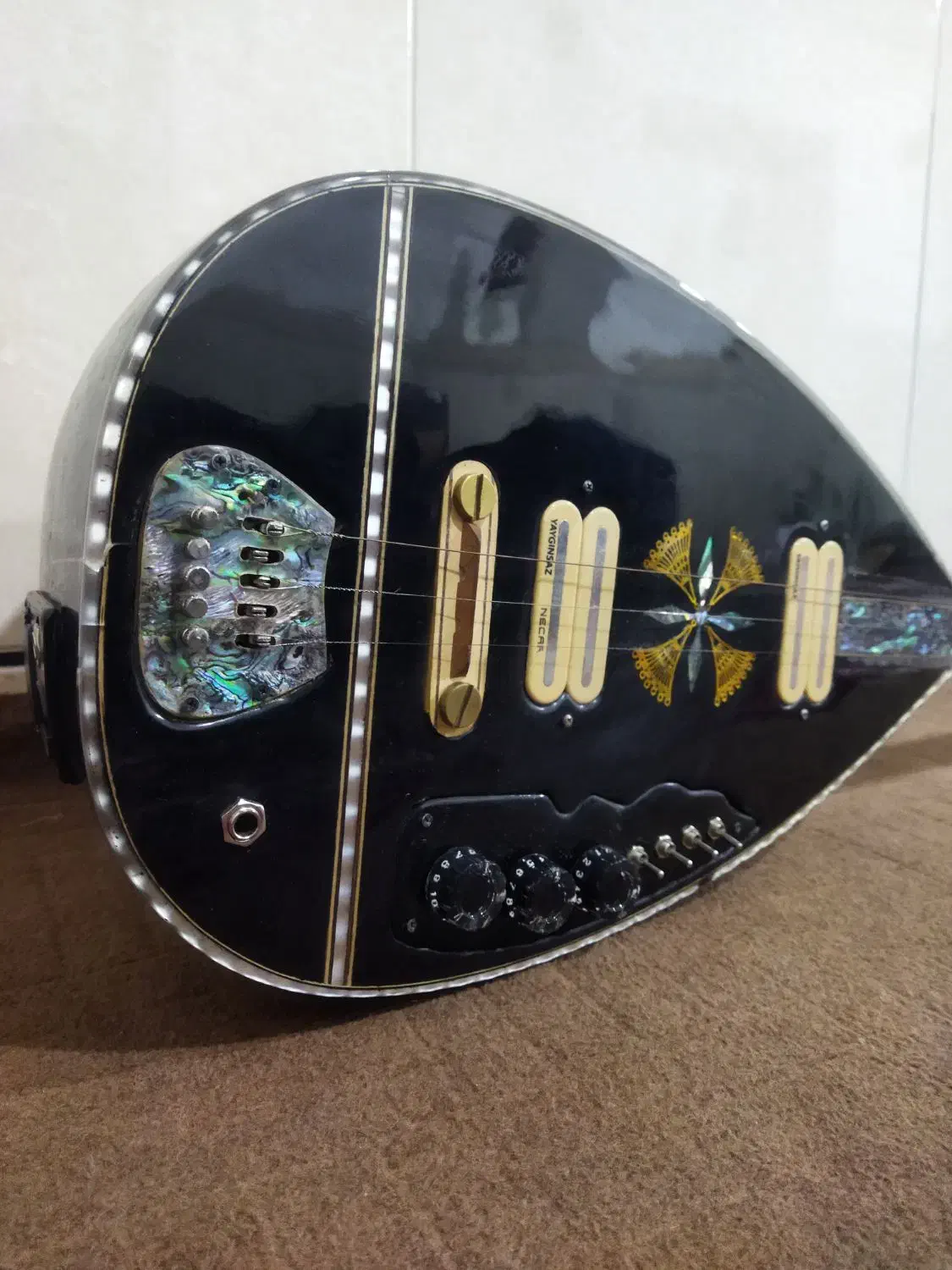 بغلما یایگین ساز|سازهای سنتی|بانه, |دیوار