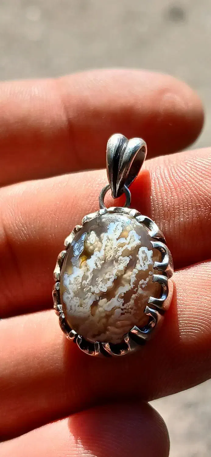 مدال نقره دست‌ساز و  سنگ شجر بهاری طبیعی|جواهرات|تبریز, |دیوار