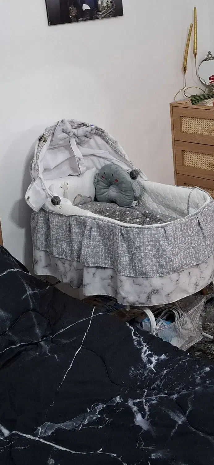 تخت نوزاد تا یک سالگی|تخت و صندلی بچه|لنگرود, |دیوار