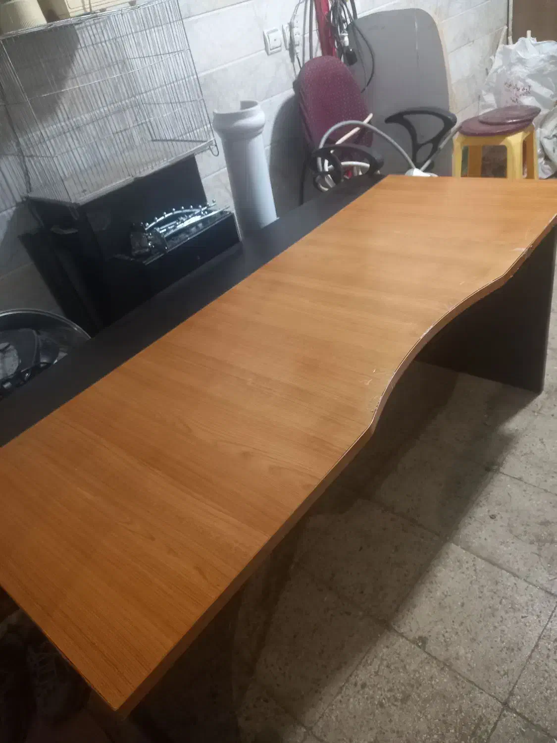 یک عدد میز اداری یا مغازه در حد نو در تصویر فروشی|میز تحریر و کامپیوتر|اقبالیه, |دیوار