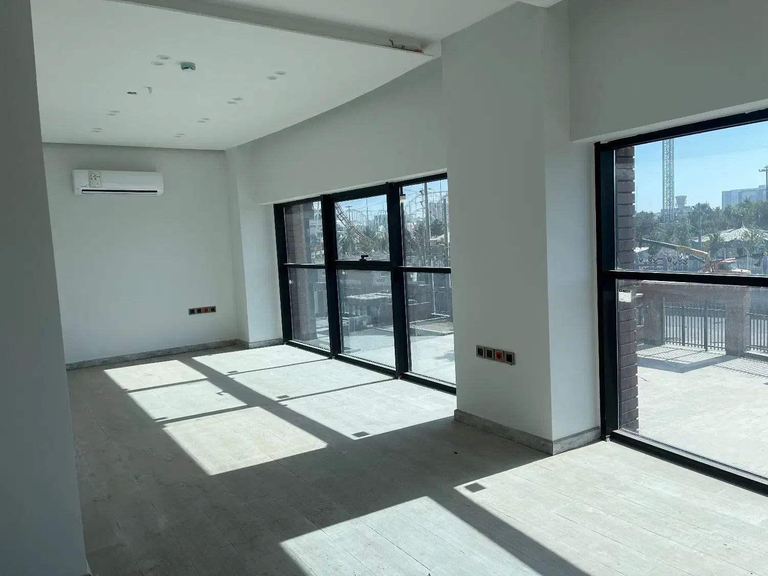 دفتر کار اداری در برجهای شیک و نوساز|اجارهٔ دفتر کار، اتاق اداری، مطب|مشهد, زمرد|دیوار