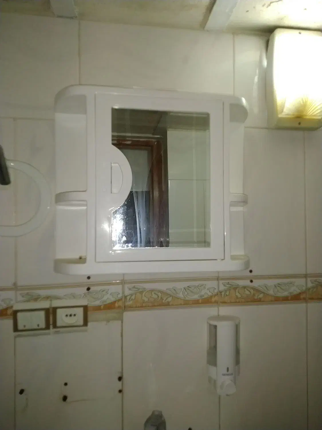 روشویی و اینه توالت سالم و تمیز|لوازم سرویس بهداشتی|رباط‌کریم, انجم آباد|دیوار