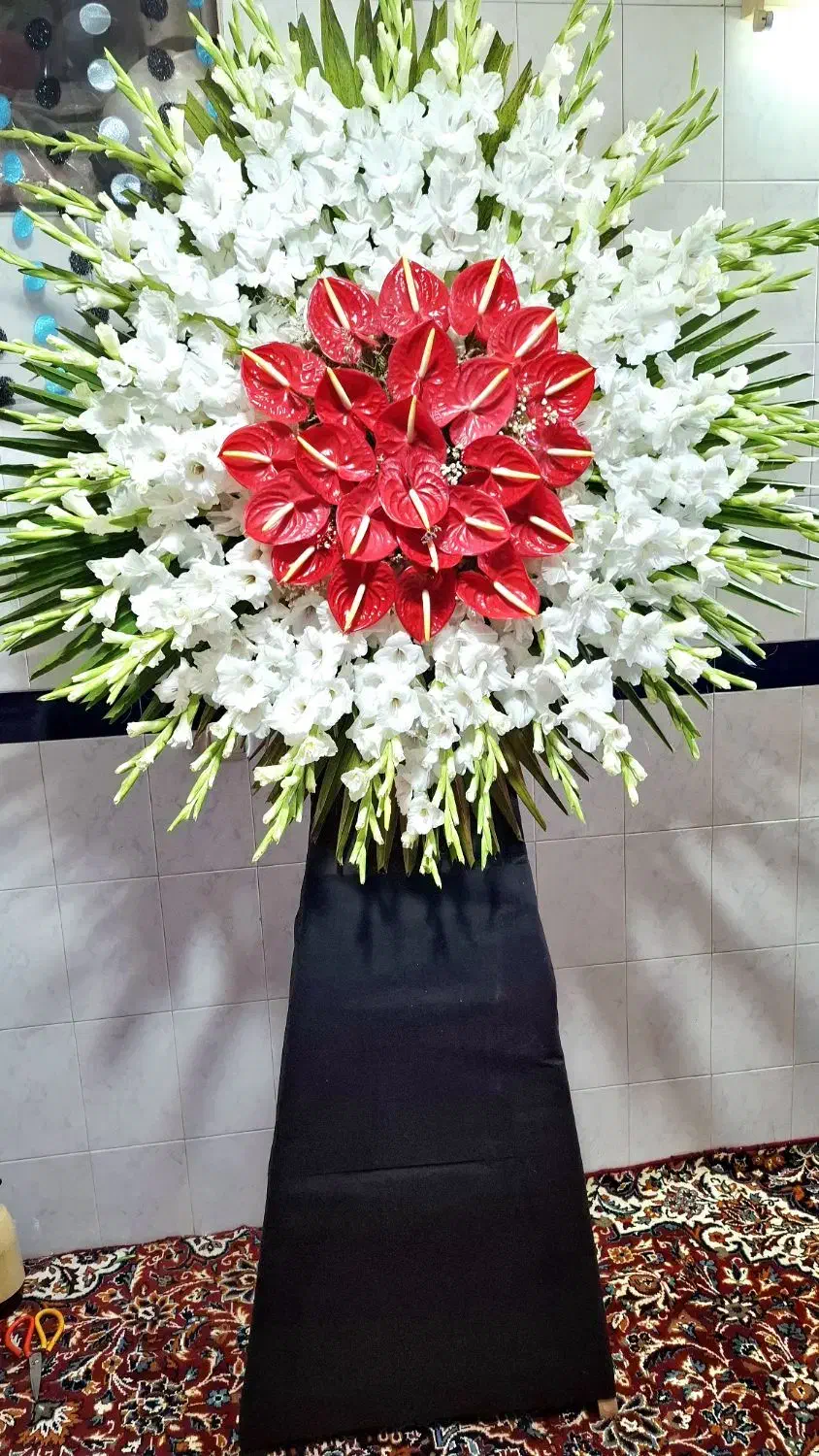 تاج گل بادکنک آرایی ماشین عروس|خدمات پذیرایی، مراسم|اصفهان, باغ فردوس|دیوار